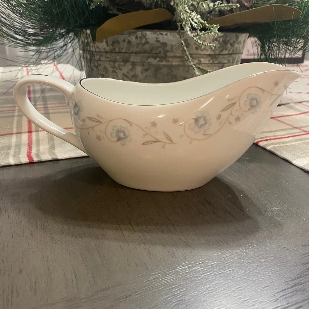 English Garden‎ Fine China Gravy Boat 1221 Japan Floral Design Silver Rim